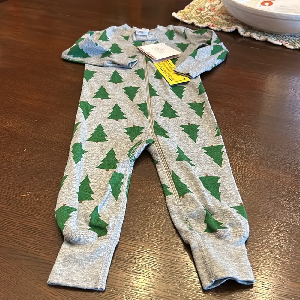 Hanna Andersson Christmas Tree Holiday Sleeper Infant - Picture 10 of 10